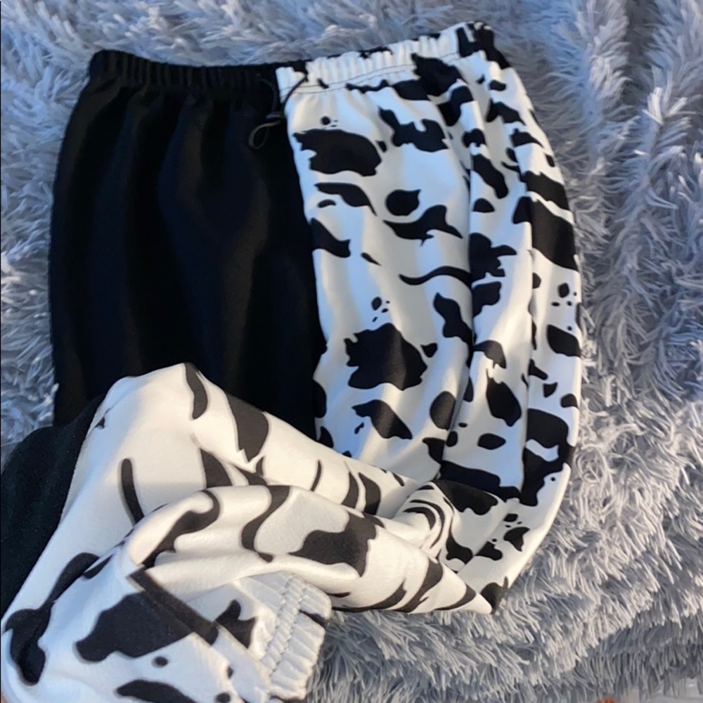 ||Half Black Half Cow Prong pants||